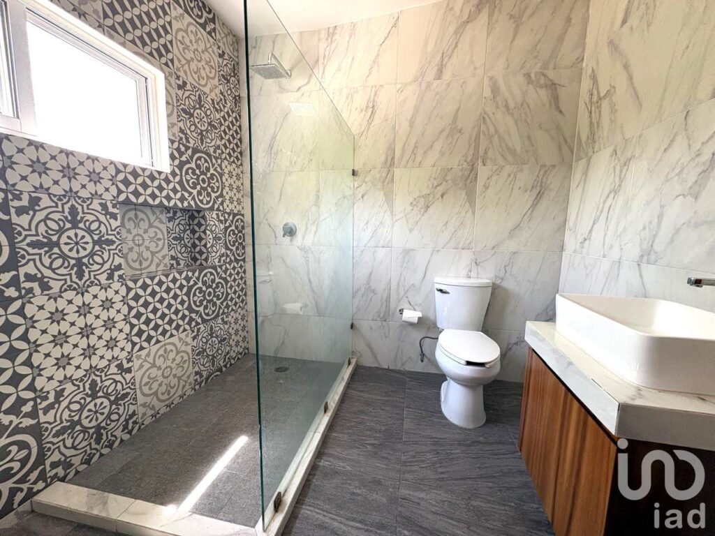 Casa en venta en Colonia Maya 3 recámaras con alberca y accesoria