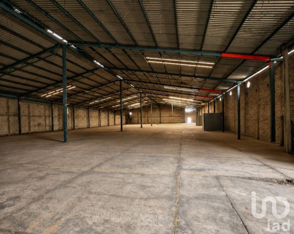 Bodega Industrial en Esquina – 1,900 m² con Luz Trifásica 440V – Col. Echeverría, GDL