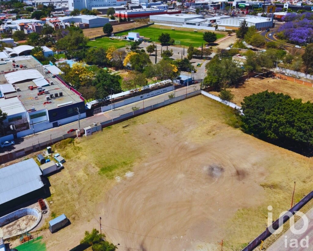 Terreno Comercial de 5,600 m² en Renta – Ubicación Estratégica en El Campanario, Zapopan