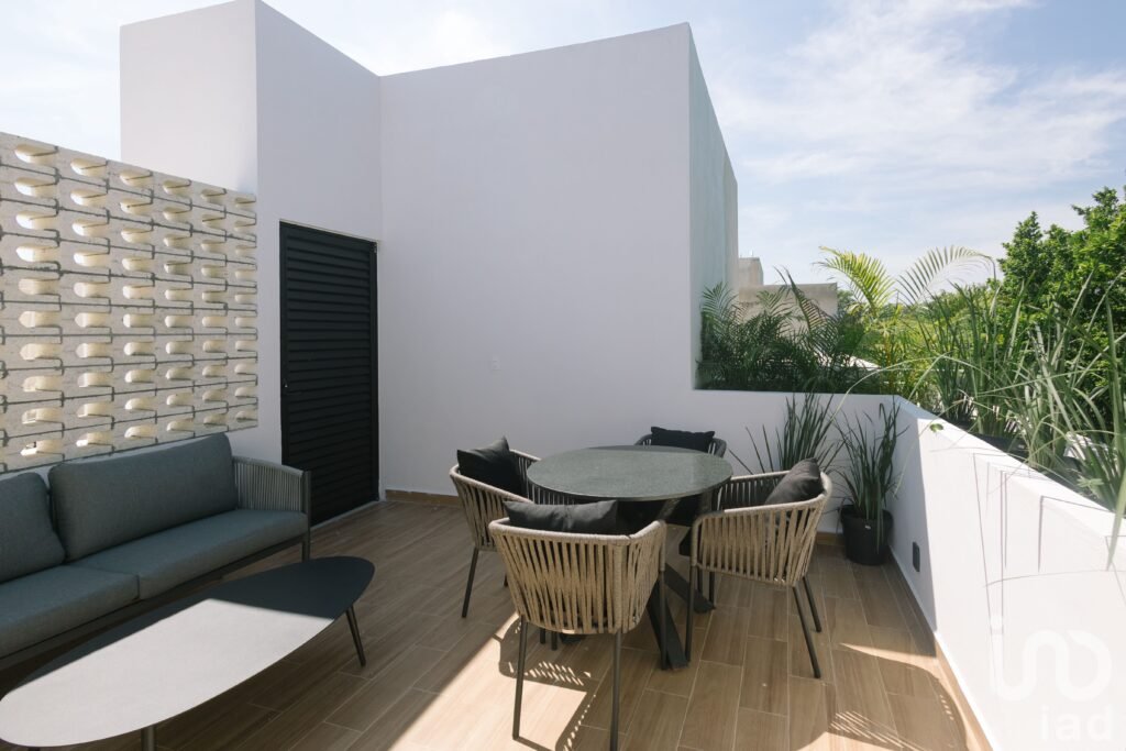 Townhouse de 2 Recámaras con Roof Top Privado en Cholul
