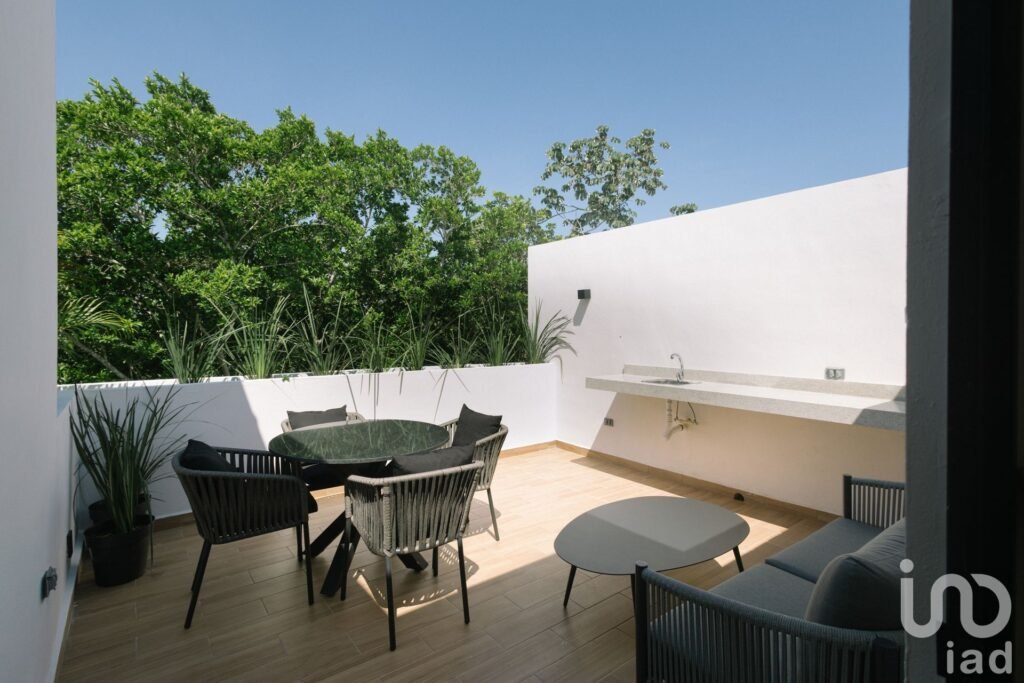 Townhouse de 2 Recámaras con Roof Top Privado en Cholul