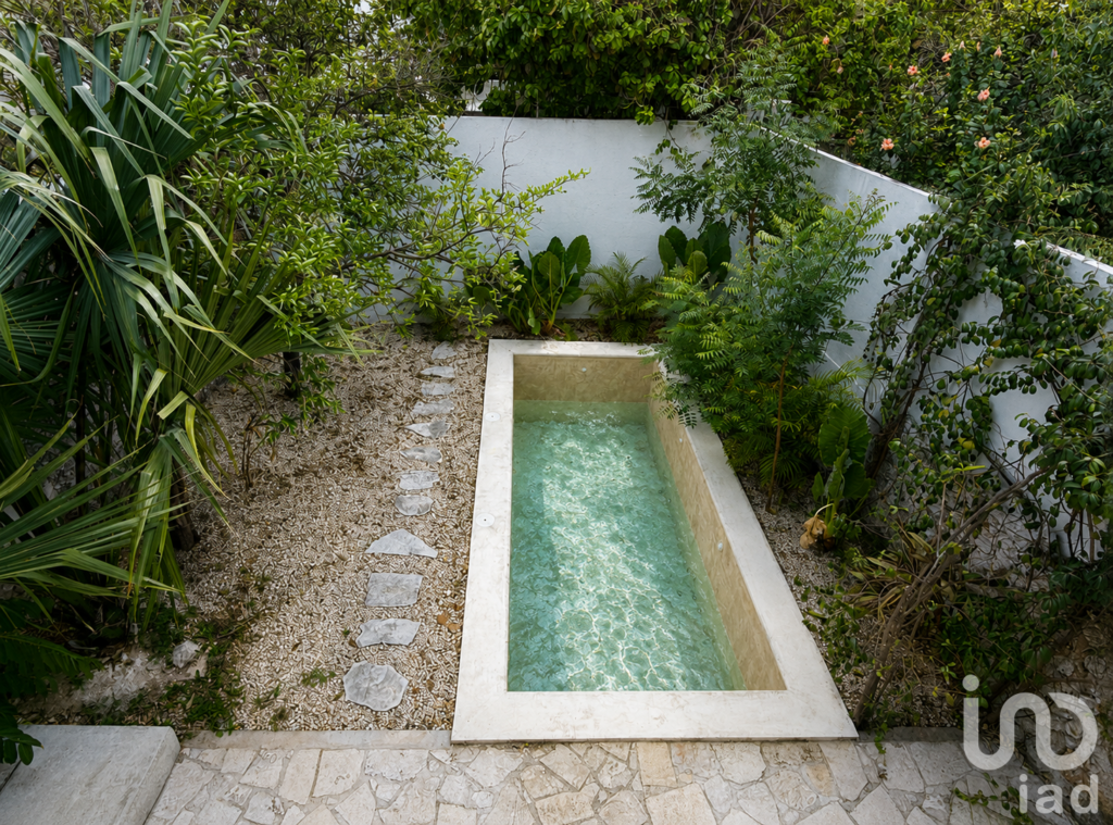 Casa Remodelada de 2 Recámaras con Piscina y Estacionamiento, La Ermita, Centro de Mérida