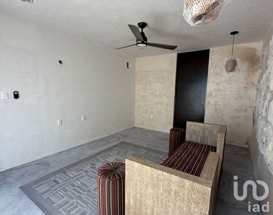 Casa Remodelada de 2 Recámaras con Piscina y Estacionamiento, La Ermita, Centro de Mérida