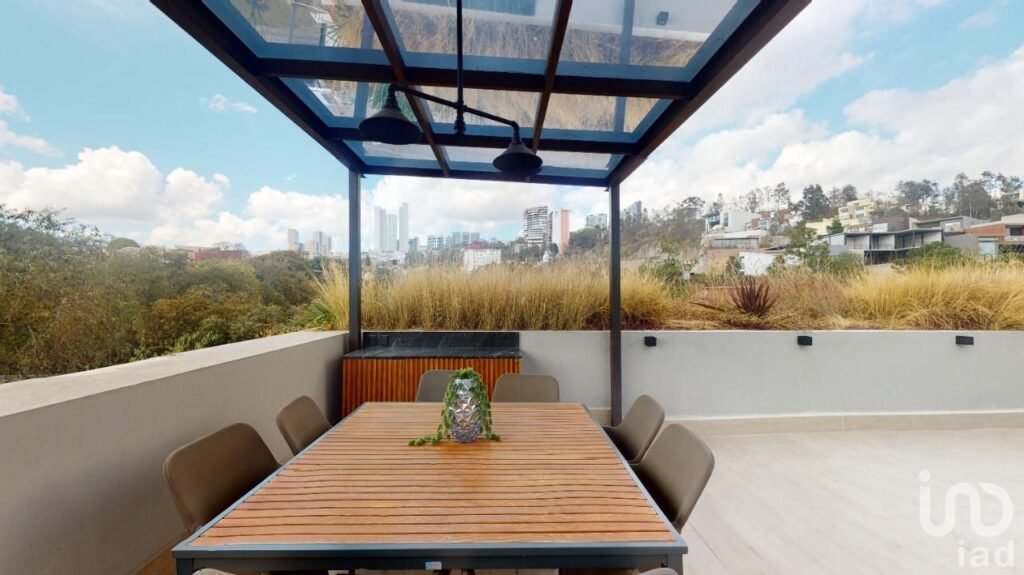 CASA EN VENTA  EN BOSQUE REAL EN OBRA GRIS