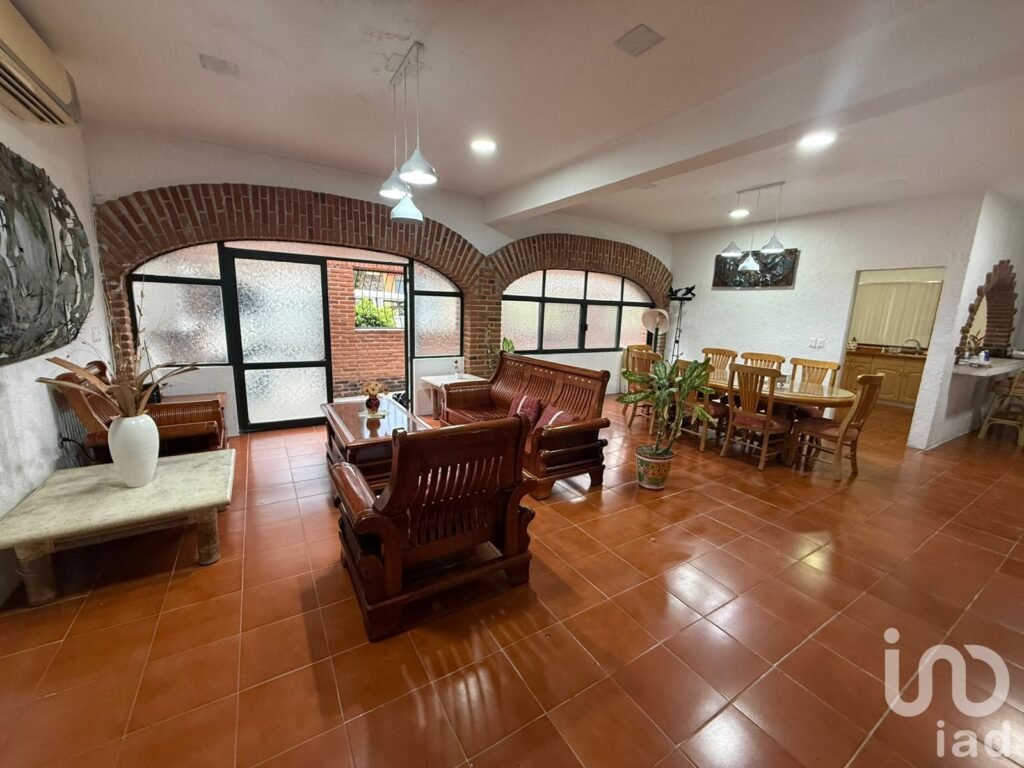 Casa en venta dentro de fraccionamiento Brisas