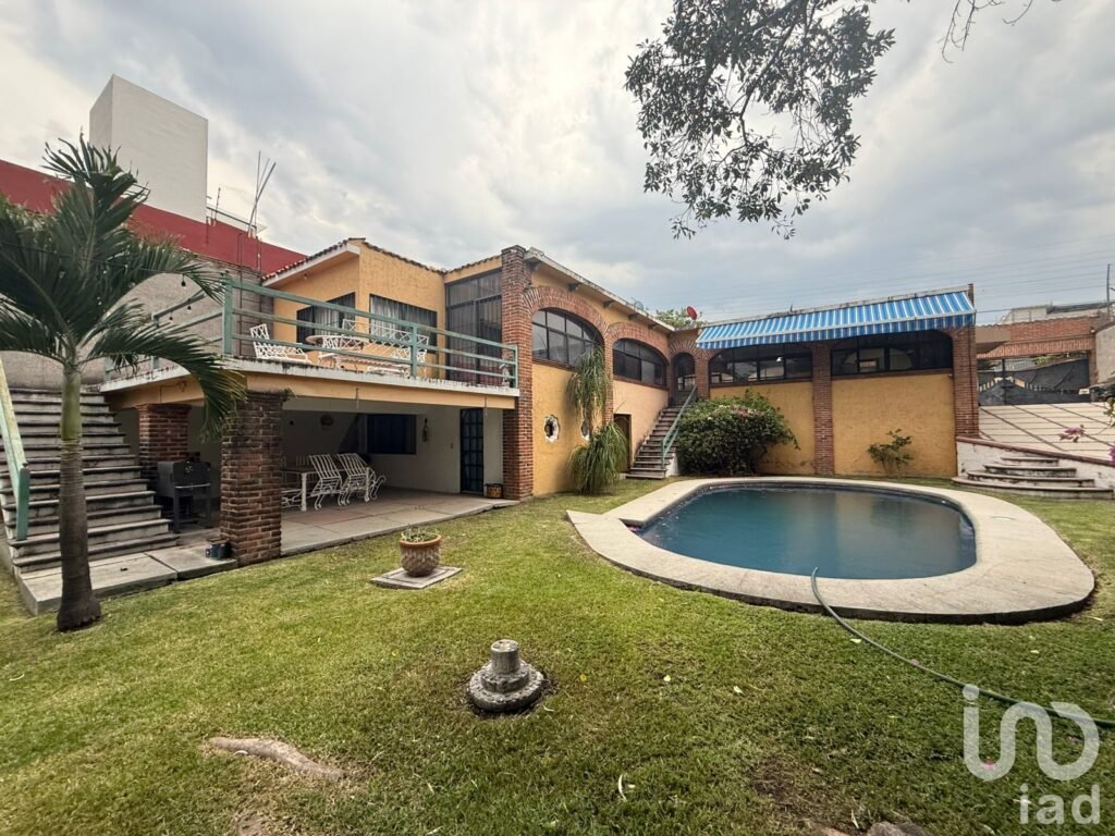 Casa en venta dentro de fraccionamiento Brisas