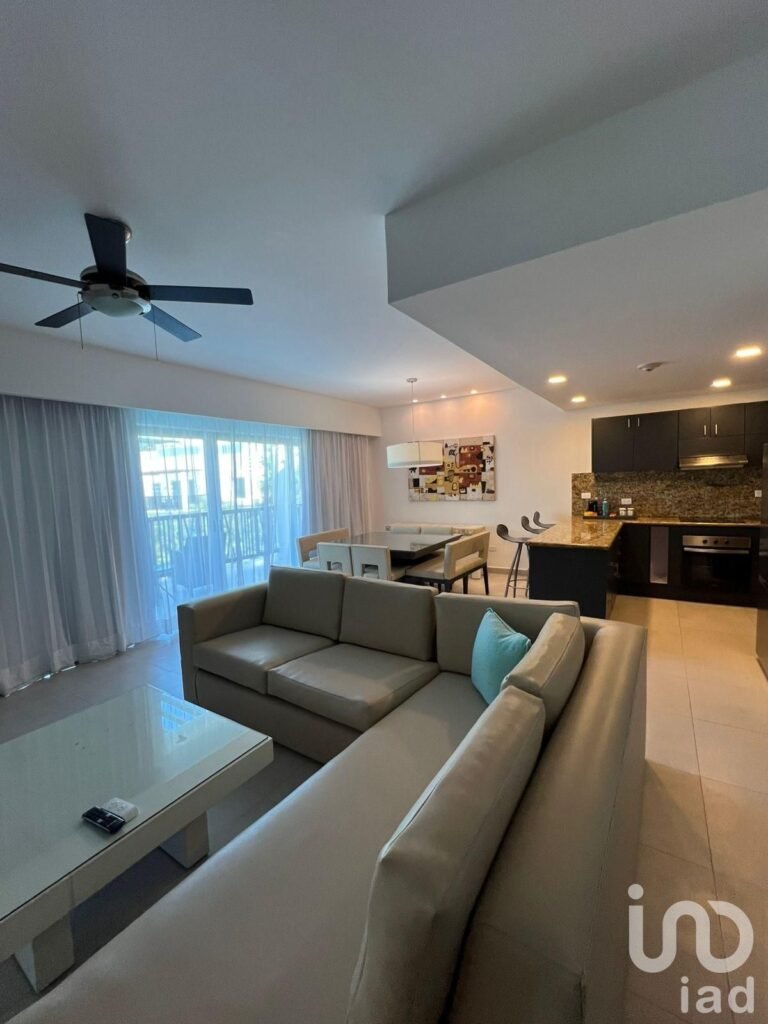 Venta de Penthouse de 3 Recámaras en The Fives Beach: Lujo, Rentabilidad y Rooftop Privado