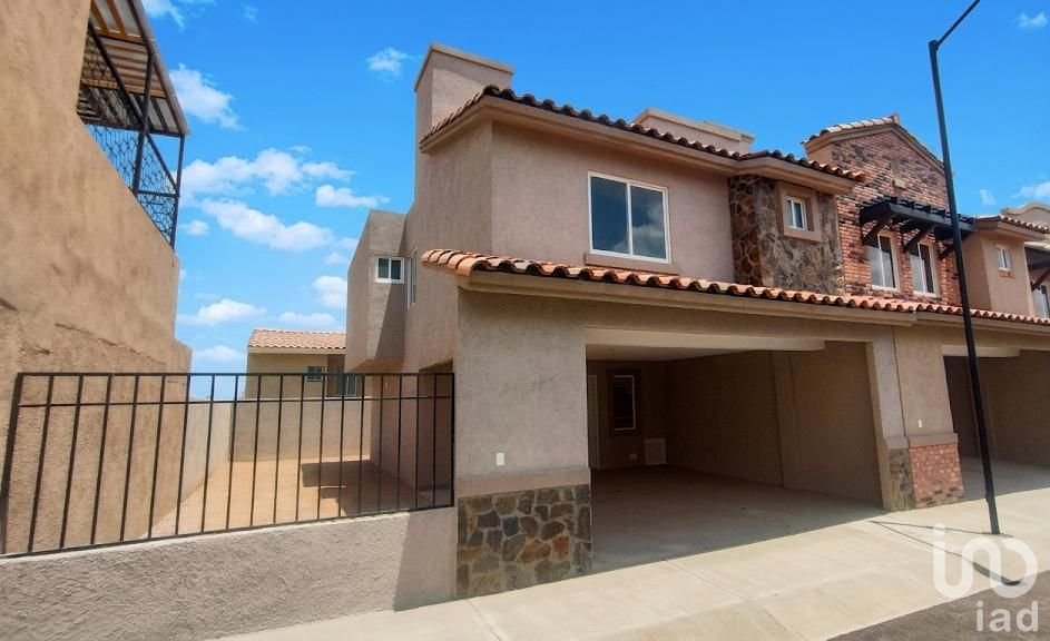 CASA EN RENTA EN RESIDENCIAL REAL MADEIRA,PACHUCA,HGO.