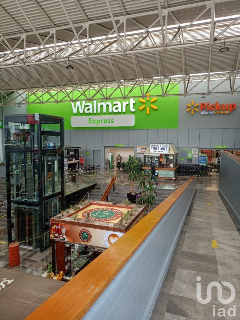 Renta de local comercial amueblado y equipado en Tecamachalco, Huixquilucan