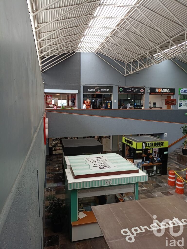 Renta de local comercial amueblado y equipado en Tecamachalco, Huixquilucan