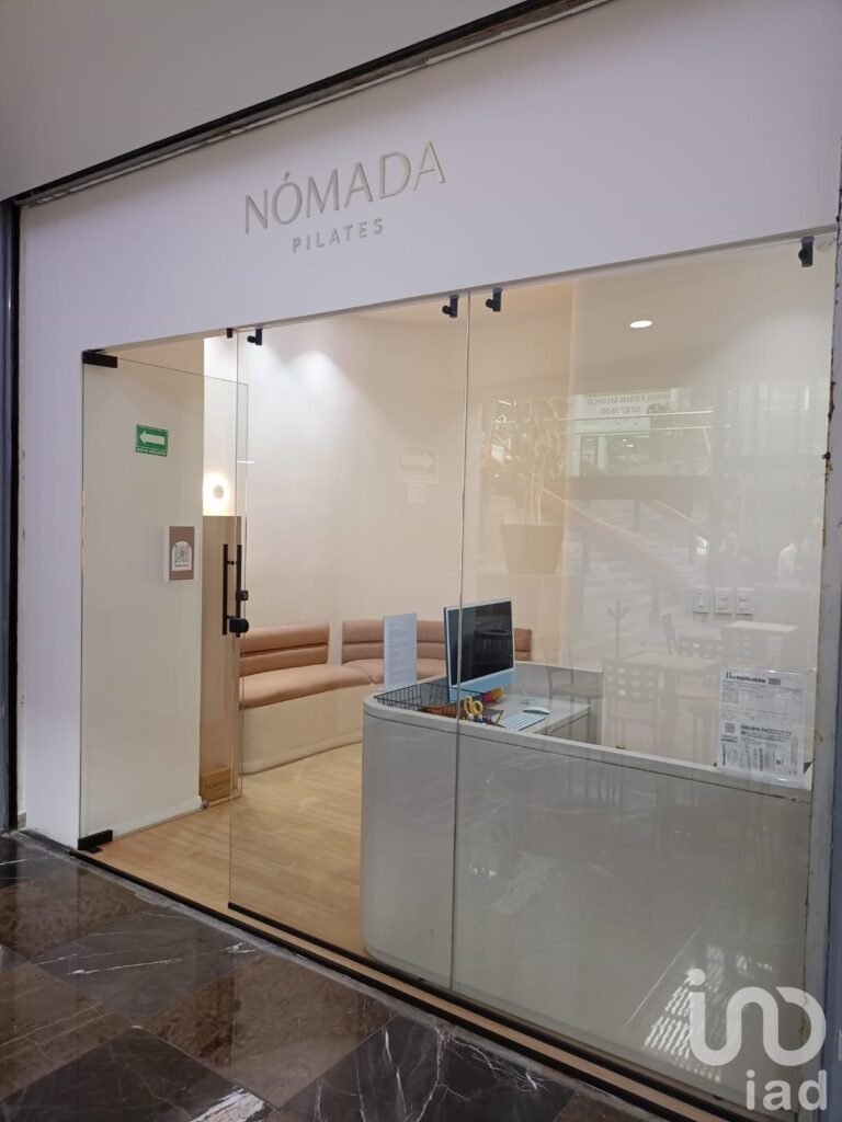 Renta de local comercial amueblado y equipado en Tecamachalco, Huixquilucan