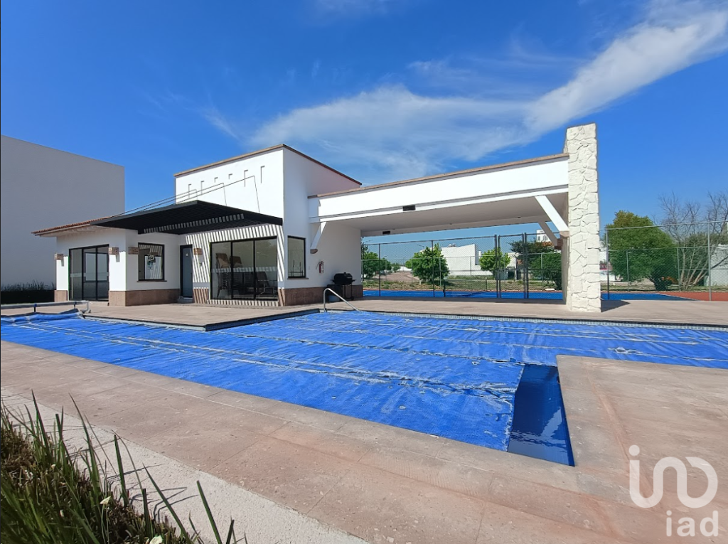 Casa en venta en condominio en La Loma El Marques Queretaro