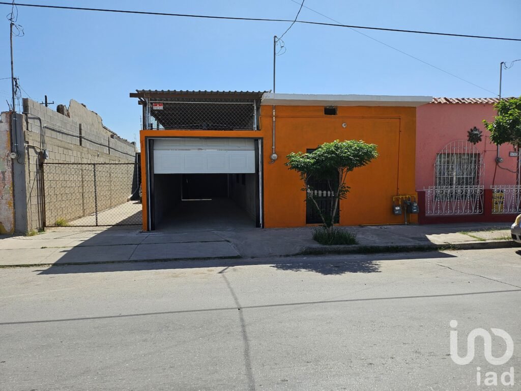 2 CASAS EN 1. VENTA 2 MIN. PUENTE INTERNACIONAL SANTA FE NORTE CD JUAREZ