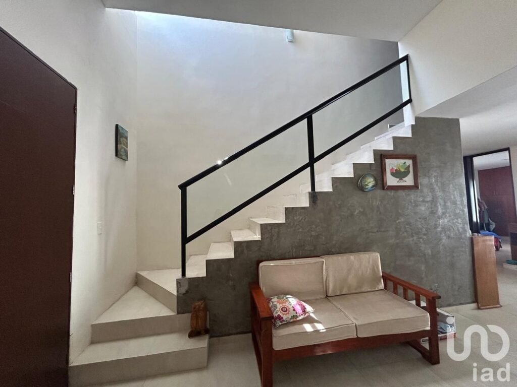 Casa en Renta Amueblada con Paneles Solares y Piscina en Privada, Cholul Yucatán