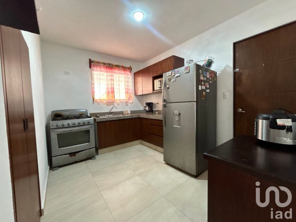 Casa en Renta Amueblada con Paneles Solares y Piscina en Privada, Cholul Yucatán