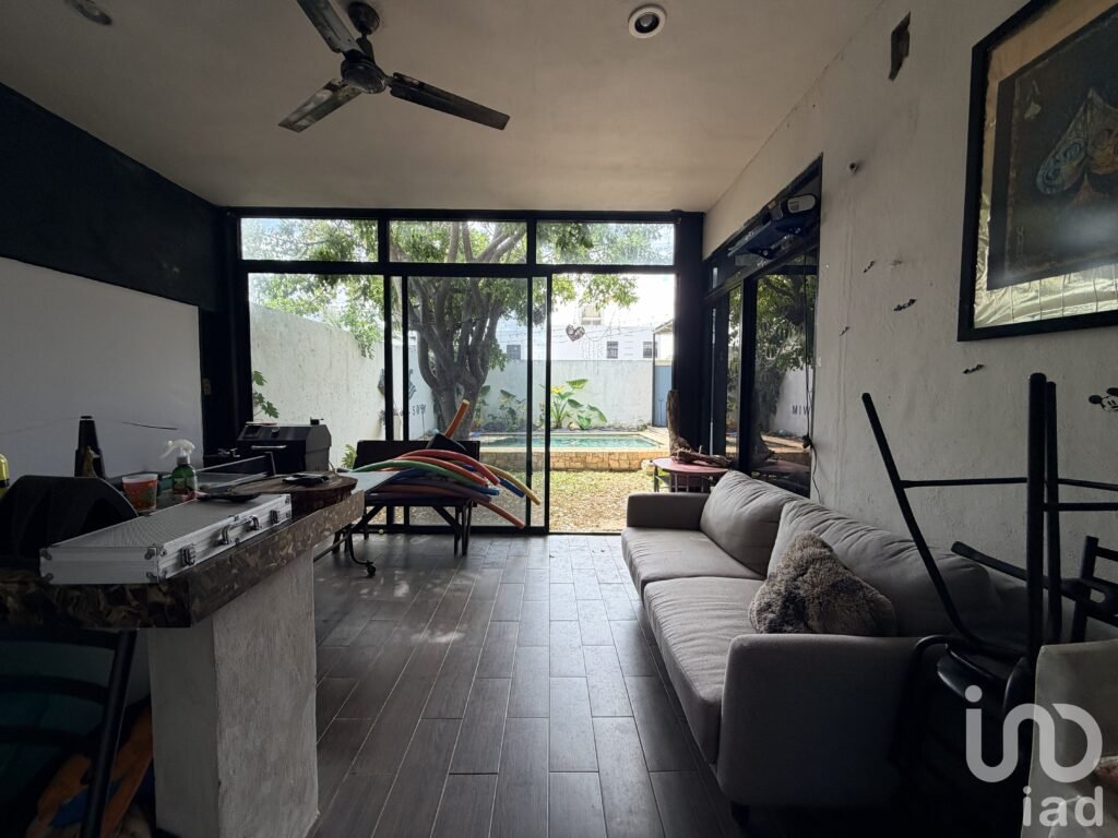 CASA EN VENTA CON ALBERCA UBICADA EN GRAN SANTA FE