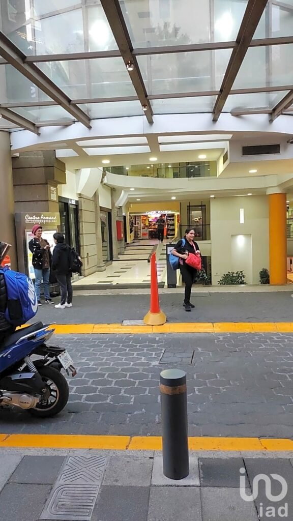 Se renta Local comercial en insurgentes sur.