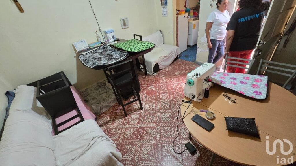 Edificio en venta para remodelar con nueve viviendas ideal para familias grandes o inversionistas