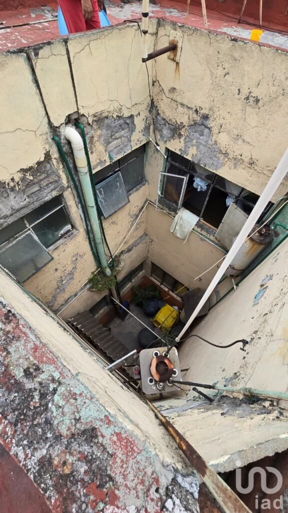 Edificio en venta para remodelar con nueve viviendas ideal para familias grandes o inversionistas