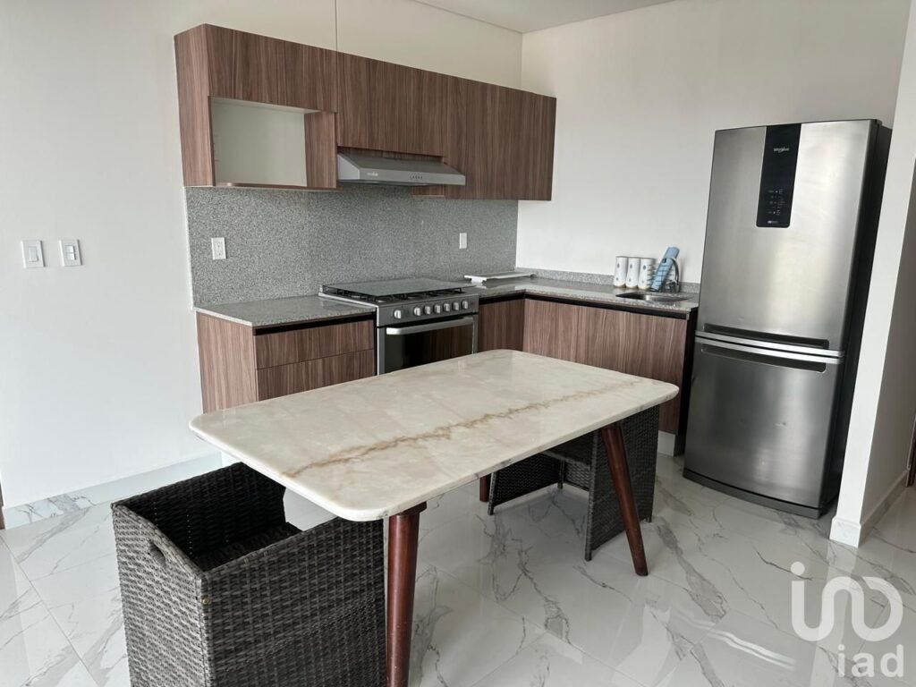 DEPARTAMENTO EN RENTA SEMIAMUEBLADO EN ALTEZZA CENTRAL, NAUCALPAN DE JUÁREZ