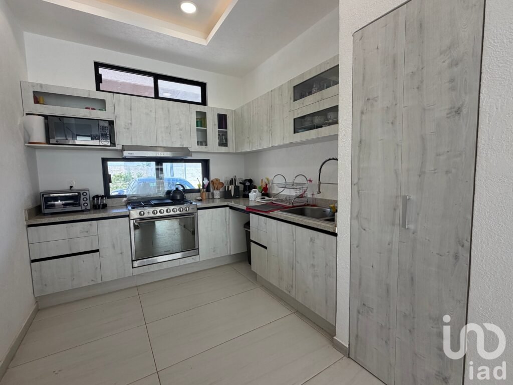 Casa en Venta Residencial Río by Cumbres, 4 recámaras, alberca