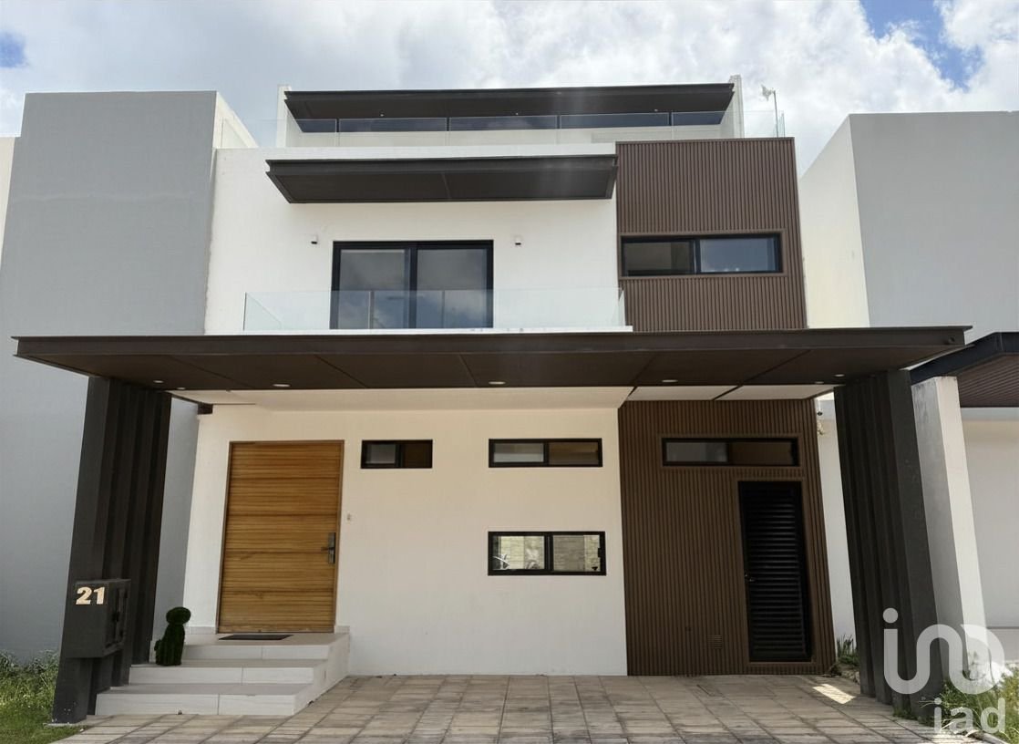 Casa en Venta Residencial Río by Cumbres, 4 recámaras, alberca Casa en Venta Residencial Río by Cumbres, 4 recámaras, alberca