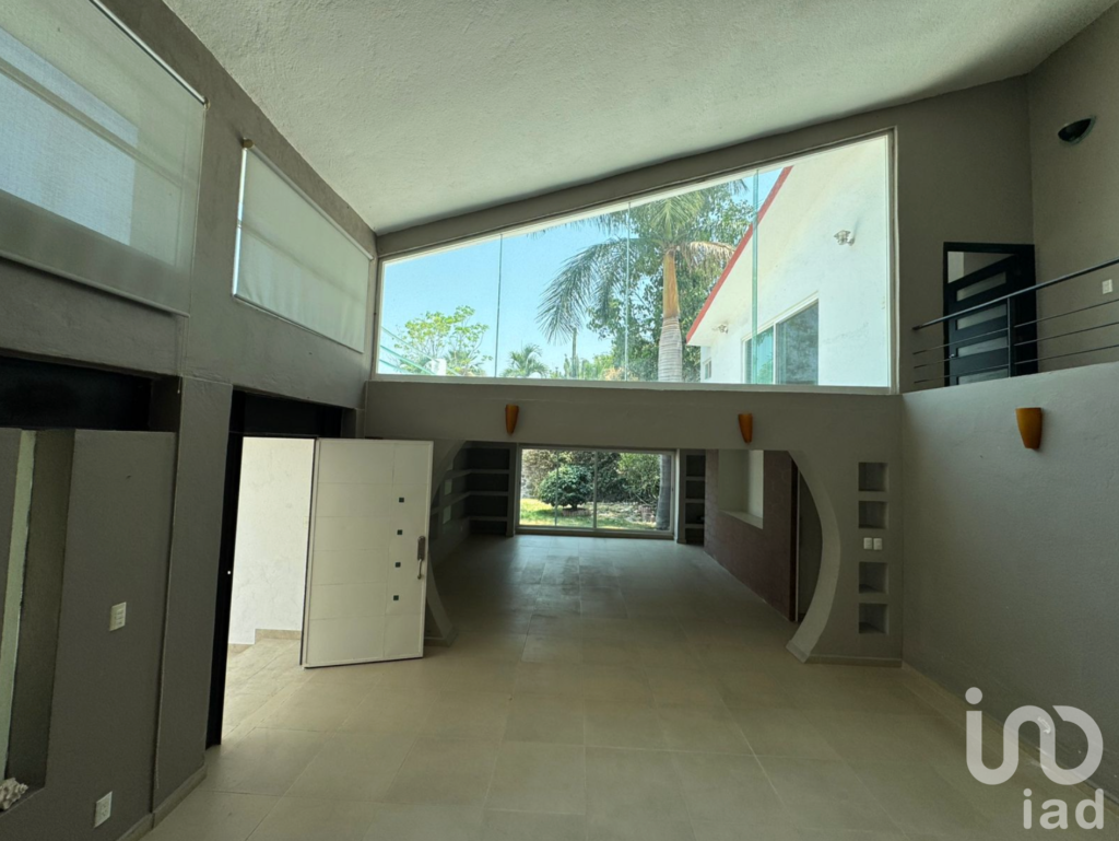 CASA AMPLIA CON ALBERCA EN CLUB DE GOLF SAN GASPAR