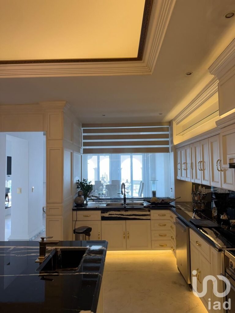 RESIDENCIA EN VENTA EN JARDINES DEL PEDREGAL, CDMX