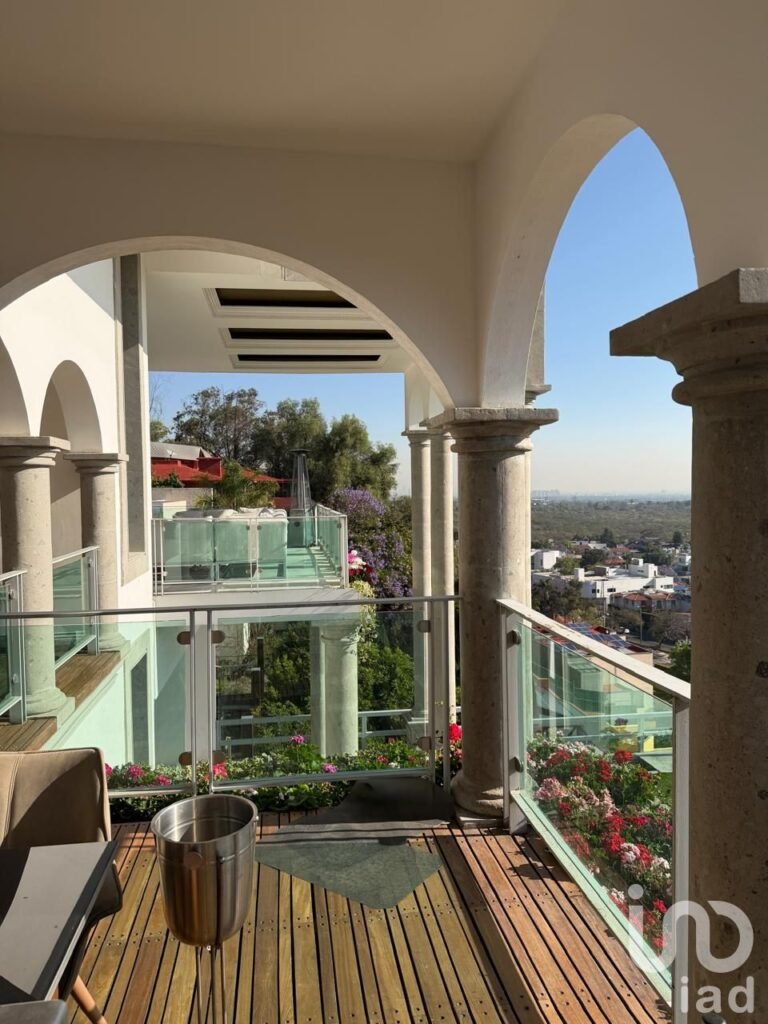 RESIDENCIA EN VENTA EN JARDINES DEL PEDREGAL, CDMX