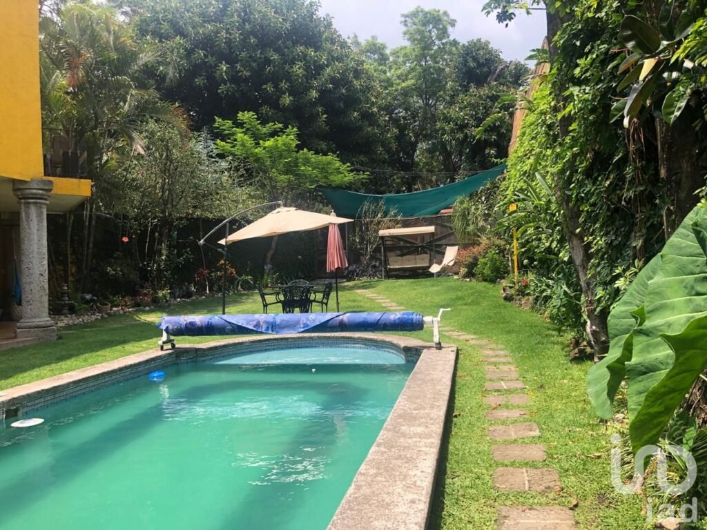 EN VENTA CASA EN PRIVADA DE 7 CASAS EN CHAMILPA.