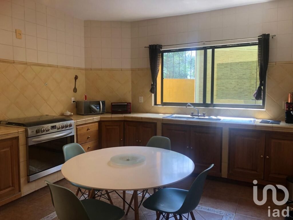 EN VENTA CASA EN PRIVADA DE 7 CASAS EN CHAMILPA.