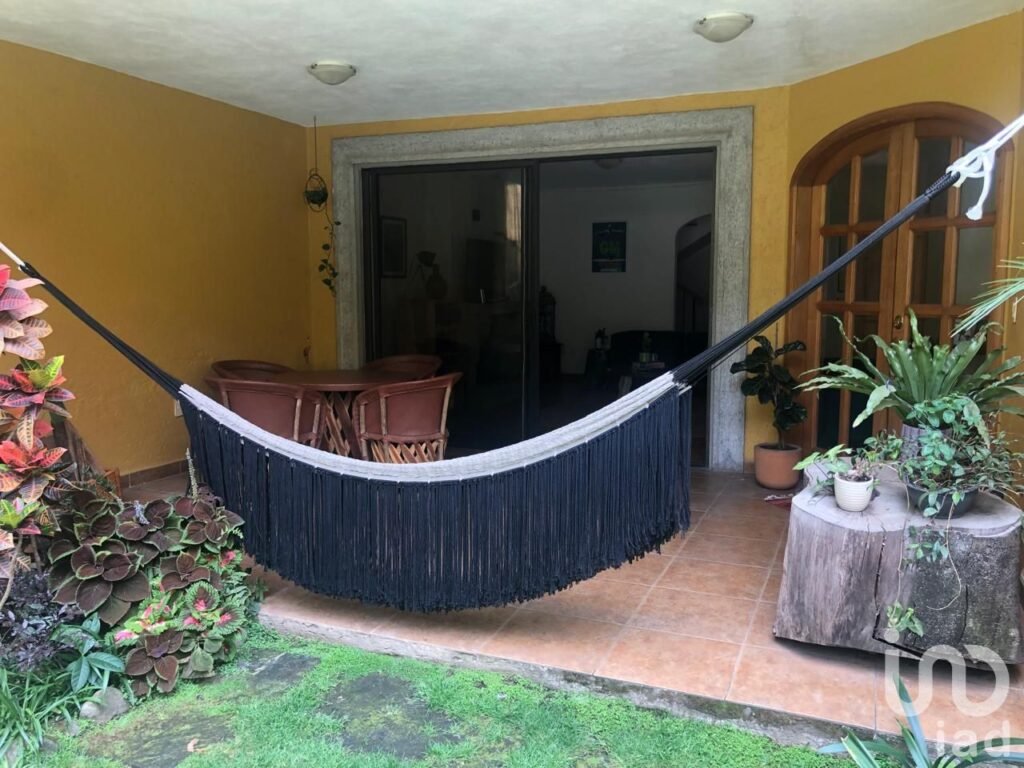 EN VENTA CASA EN PRIVADA DE 7 CASAS EN CHAMILPA.
