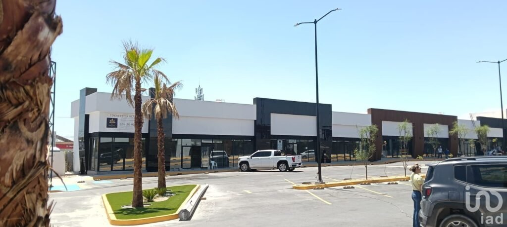 LOCALES NUEVA PLAZA EN RENTA JILOTEPEC Y LAS TORRES ESTRENALO
