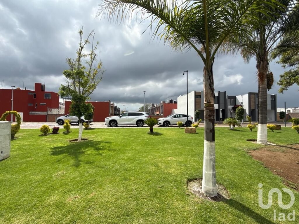 CASA NUEVA EN VENTA CON CASA CLUB Y RÁPIDO ACCESO A PERIFÉRICO
