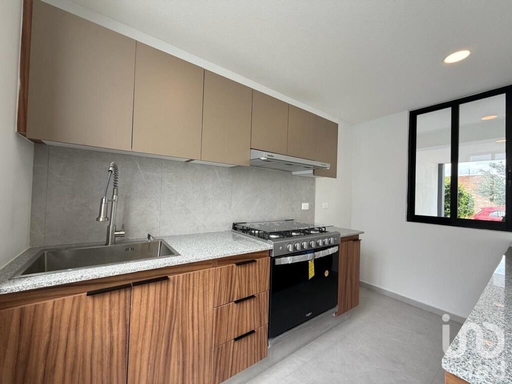 CASA NUEVA EN VENTA CON CASA CLUB Y RÁPIDO ACCESO A PERIFÉRICO