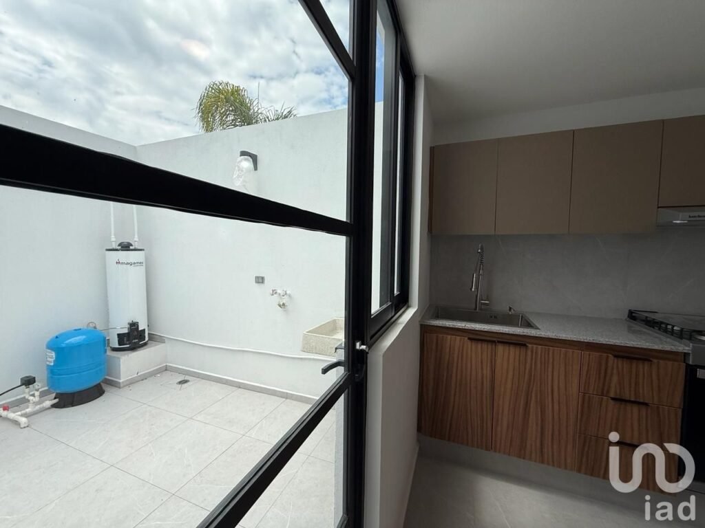 CASA NUEVA EN VENTA CON CASA CLUB Y RÁPIDO ACCESO A PERIFÉRICO