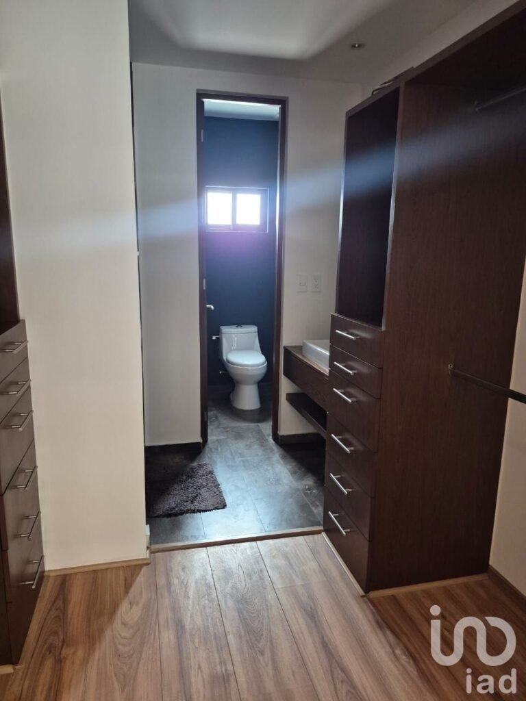 Hermosa Casa en Venta en Calzada Desierto de los Leones