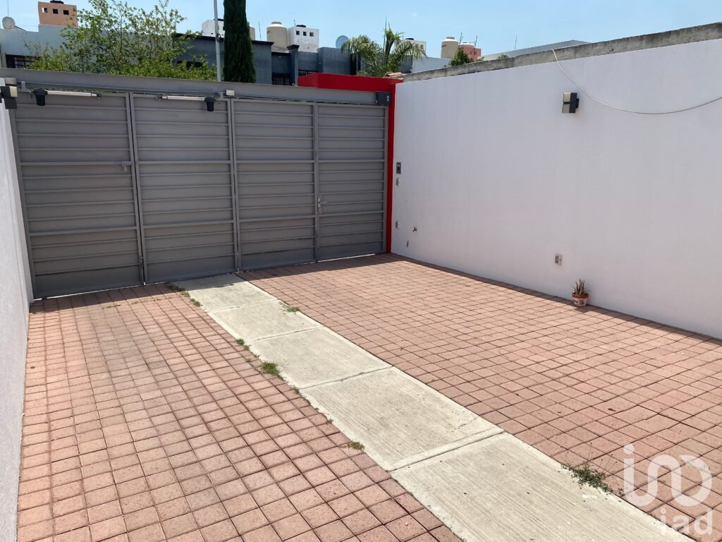 CASA EN RENTA CENTRO SUR