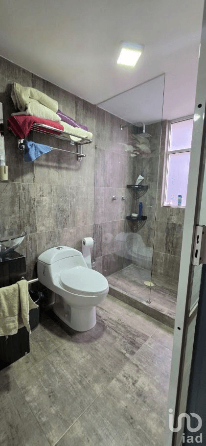 DEPARTAMENTO EN VENTA EN BUENAVISTA A DOS CUADRAS DE LA ESTACIÓN DEL METRO GUERRERO, CDMX