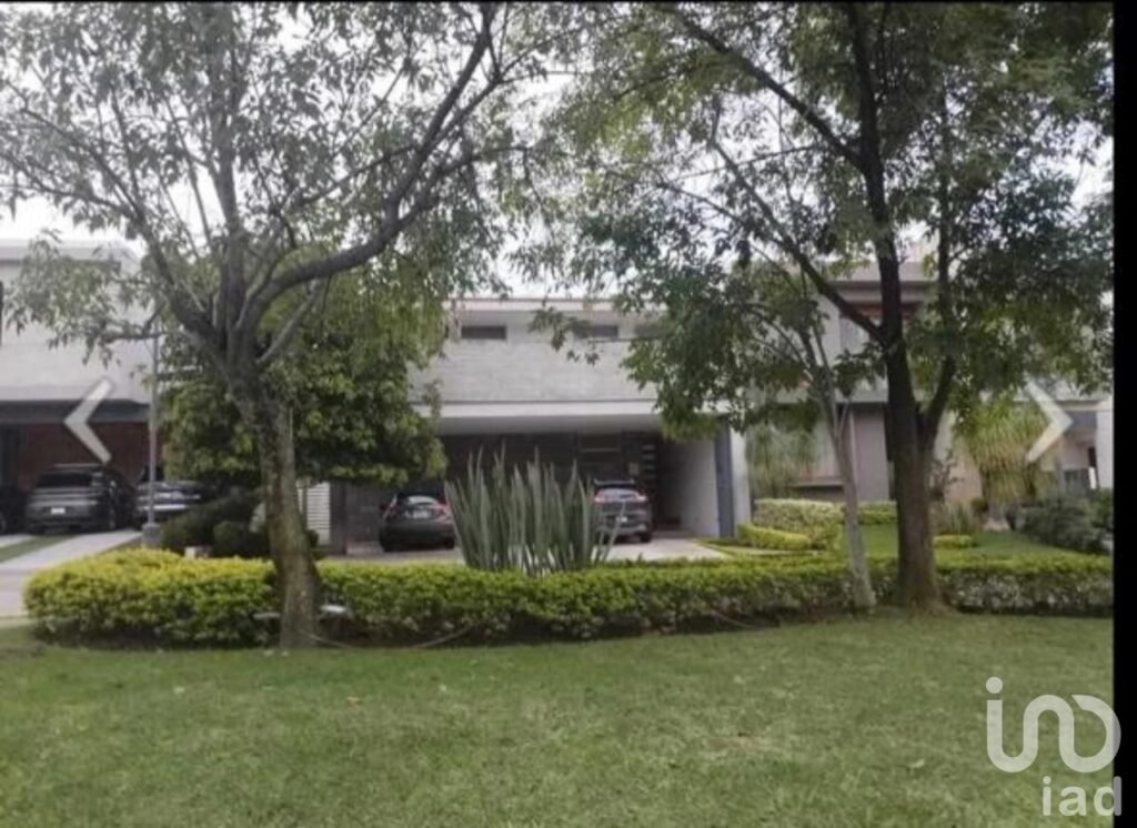 SE VENDE RESIDENCIA EN EL FRACCIONAMIENTO EXCLUSIVO DE PUERTA PLATA EN ZAPOPAN JALISCO