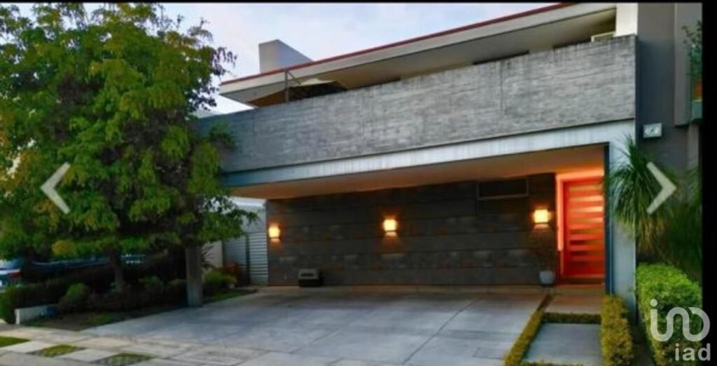 SE VENDE RESIDENCIA EN EL FRACCIONAMIENTO EXCLUSIVO DE PUERTA PLATA EN ZAPOPAN JALISCO