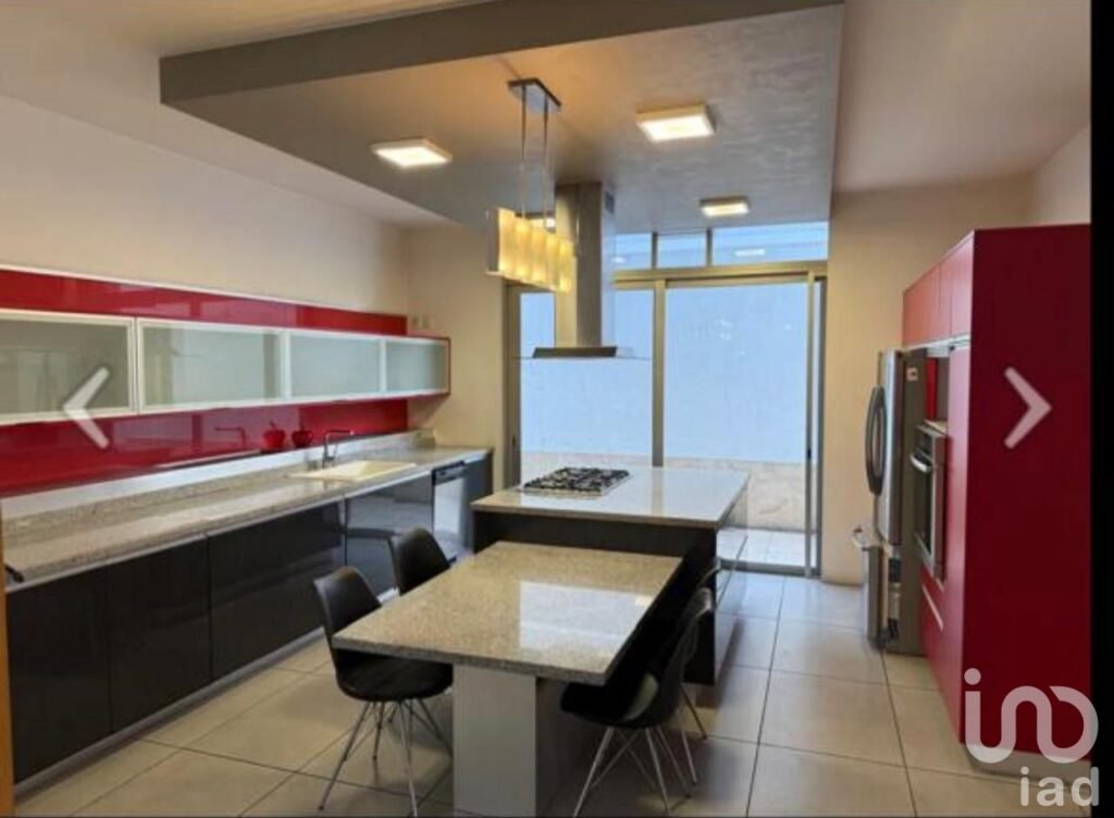 SE VENDE RESIDENCIA EN EL FRACCIONAMIENTO EXCLUSIVO DE PUERTA PLATA EN ZAPOPAN JALISCO