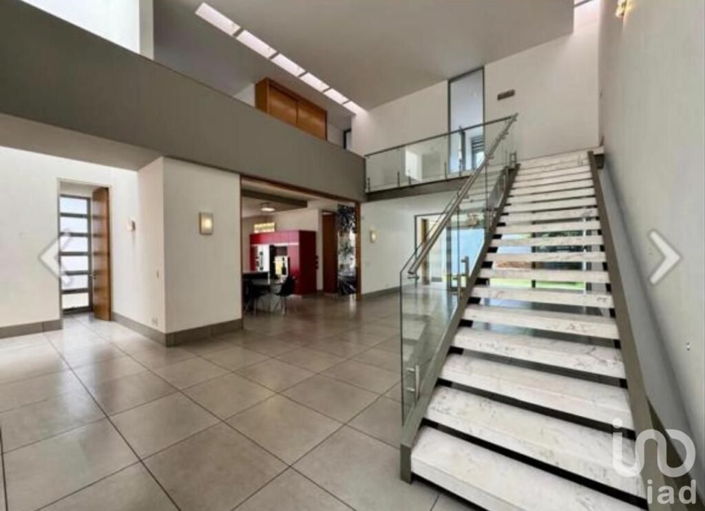 SE VENDE RESIDENCIA EN EL FRACCIONAMIENTO EXCLUSIVO DE PUERTA PLATA EN ZAPOPAN JALISCO
