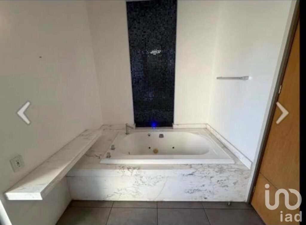 SE VENDE RESIDENCIA EN EL FRACCIONAMIENTO EXCLUSIVO DE PUERTA PLATA EN ZAPOPAN JALISCO