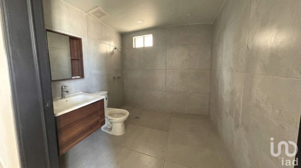AMPLIA CASA EN VENTA, LISTA PARA ESCRITURAR, TAPICEROS COL BUROCRATA, MEXICALI BC