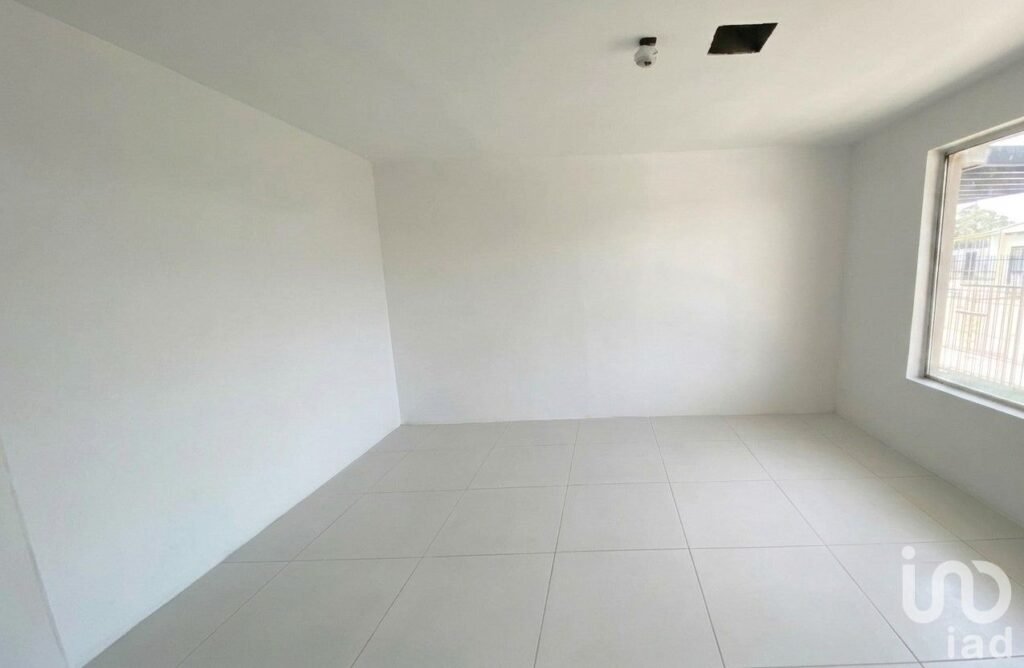 AMPLIA CASA EN VENTA, LISTA PARA ESCRITURAR, TAPICEROS COL BUROCRATA, MEXICALI BC