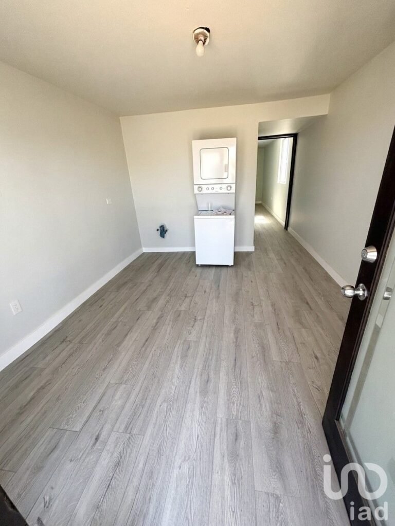 AMPLIA CASA EN VENTA, LISTA PARA ESCRITURAR, TAPICEROS COL BUROCRATA, MEXICALI BC