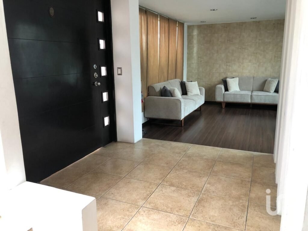 CASA EN VENTA  AL SUR DE LA CIUDAD DE PUEBLA  EN XILOTZINGO CERCA DEL IPETH