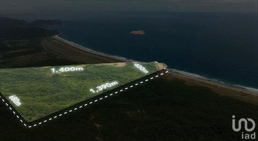 SE VENDEN 67 HAS CON 400MTS2 DE PIE DE PLAYA EN PLAYA DE ORO MANZANILLO COLIMA