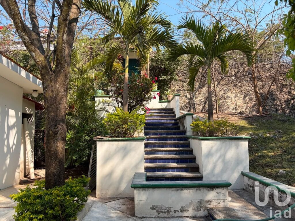 Casa de Una Planta, 3 Habitaciones con Baño y Extenso Jardín en Emiliano Zapata, Morelos